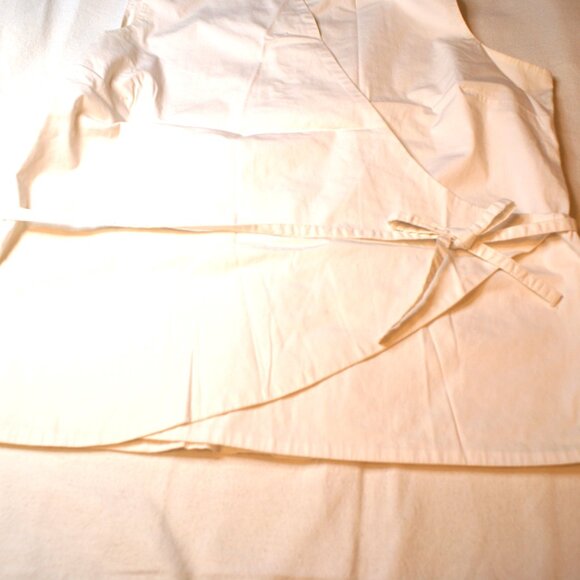 GAP White Sleeveless Wrap Around Blouse with Stretchy Cotton & Lycra Material - Picture 14 of 14